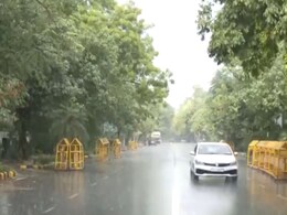 दिल्ली-NCR में झमाझम बारिश, उमस भरी गर्मी से मिली राहत, तापमान में गिरावट