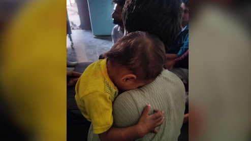 डॉक्टर की लापरवाही! आंख में डाला कफ साफ करने वाला ड्रॉप, 19 माह के मासूम ने गंवाई रोशनी