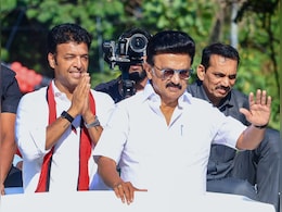 लोकसभा सचिवालय ने DMK को कांग्रेस से अलग बैठने की दी मंजूरी: सूत्र