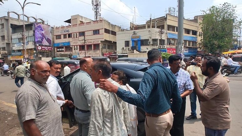 Akola News: अकोल्यात दुसऱ्याच्याच नावाने बनवले बनावट आधारकार्ड; शेती खरेदीचे मोठे रॅकेट उघडकीस, वाचा सविस्तर