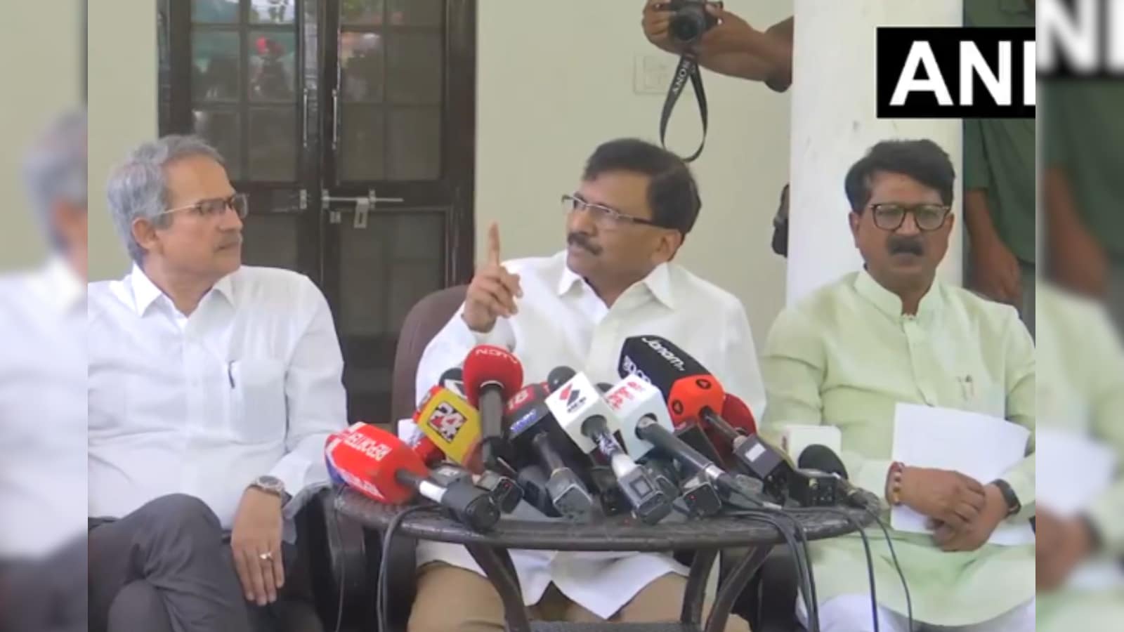 Rebellion of Team Thackeray And The Delhi Link: Inside Story