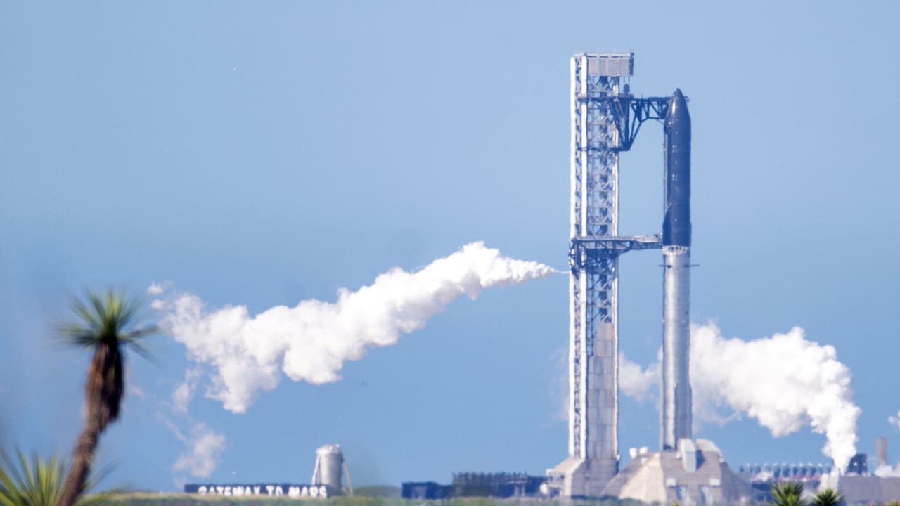 SpaceX Falls Over 8%, Declines For A Third Day After Announcing Bond Sale