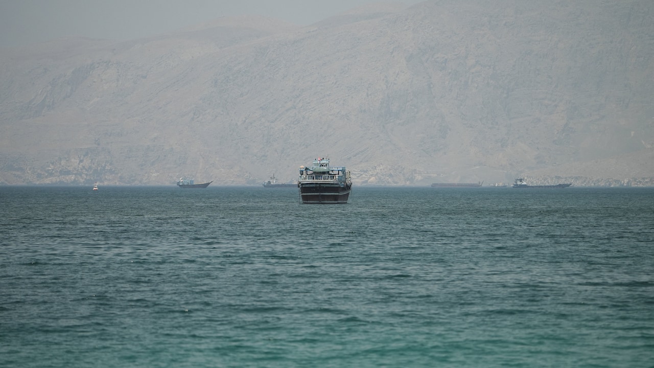 Hormuz ships Hormuz ships