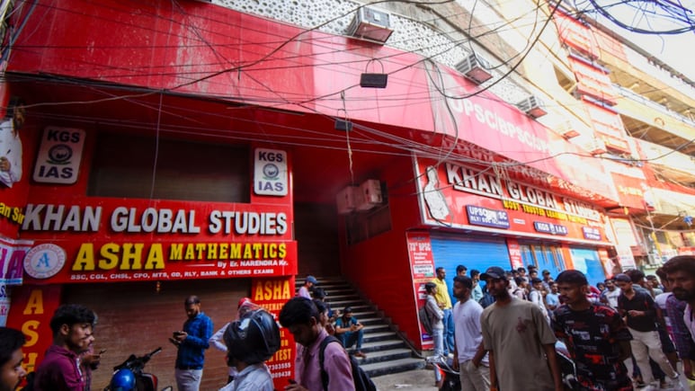 खान ग्लोबल स्टडीज के स्टाफ ने की बदसलूकी, फायर सेफ्टी पर सवाल पूछने पर कैमरा बंद कराने की कोशिश