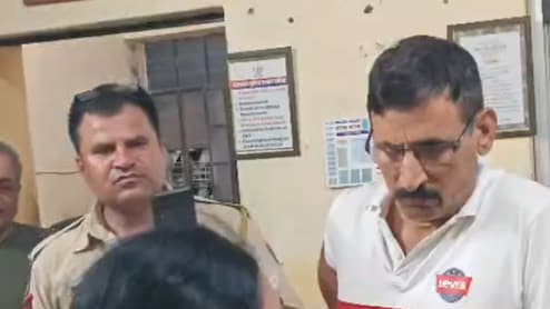 "बार में शराब पीने पर गिरफ्तारी क्यों?", जोधपुर पुलिस के एक्शन पर सवाल, देर रात परिजनों का हंगामा