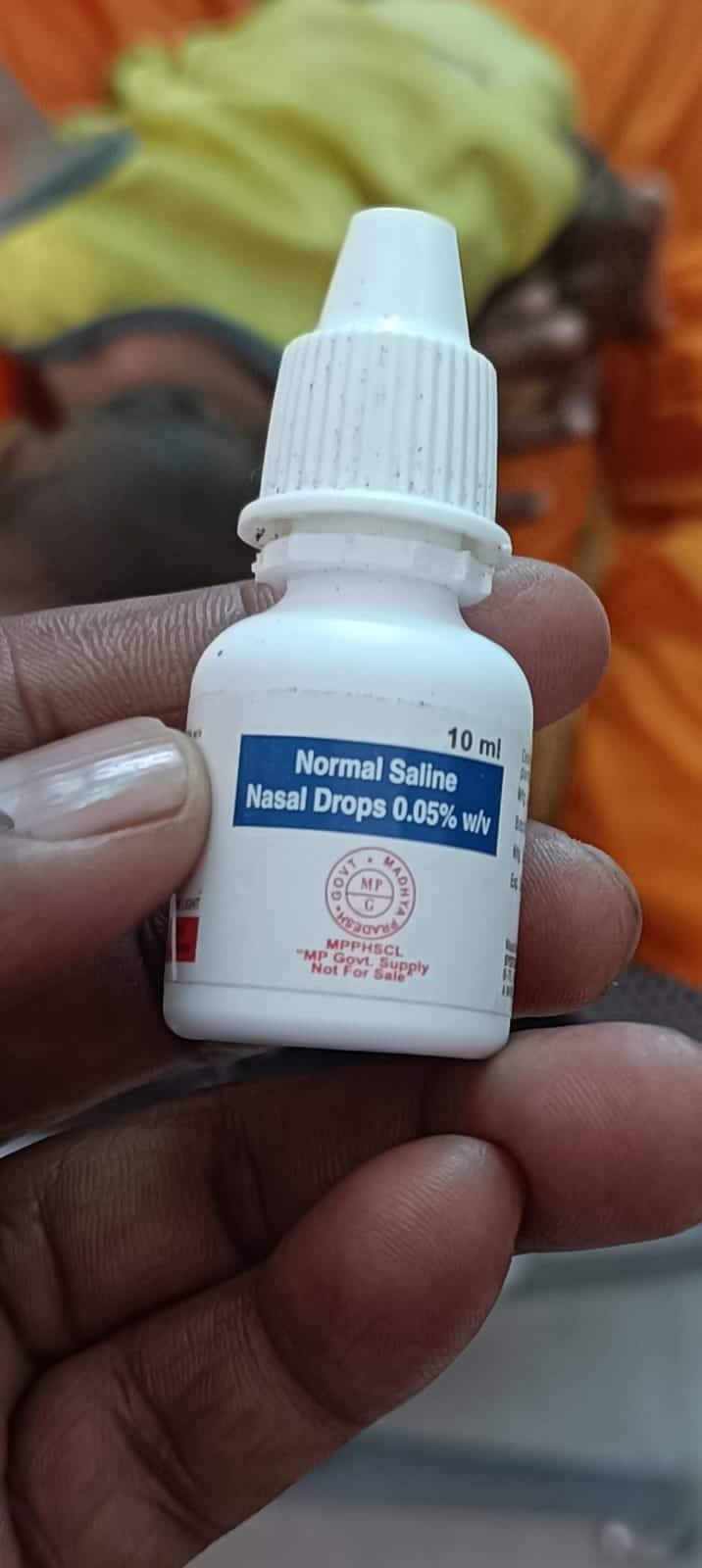यही वाला ड्रॉप आंखों में डाला