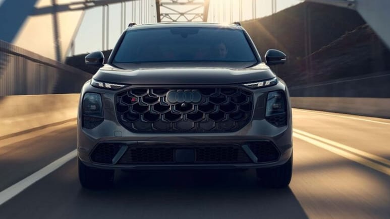 EV के दौर में Audi का बड़ा धमाका! लॉन्च हुई 2026 Audi Q7, फीचर्स और माइलेज जान रह जाएंगे हैरान