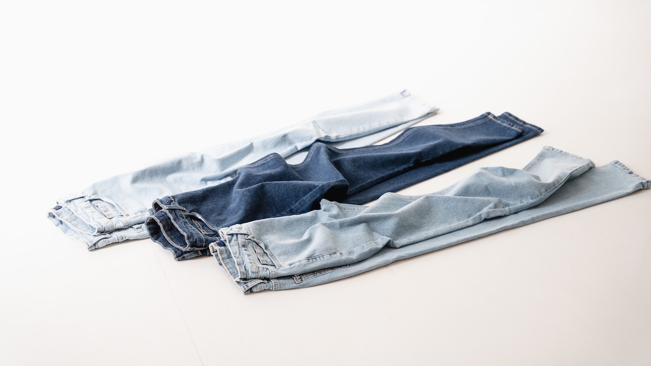 Why Your Jeans Gap At The Waist: Stretch, Rise And Fit Mistakes To Avoid Why Your Jeans Gap At The Waist: Stretch, Rise And Fit Mistakes To Avoid