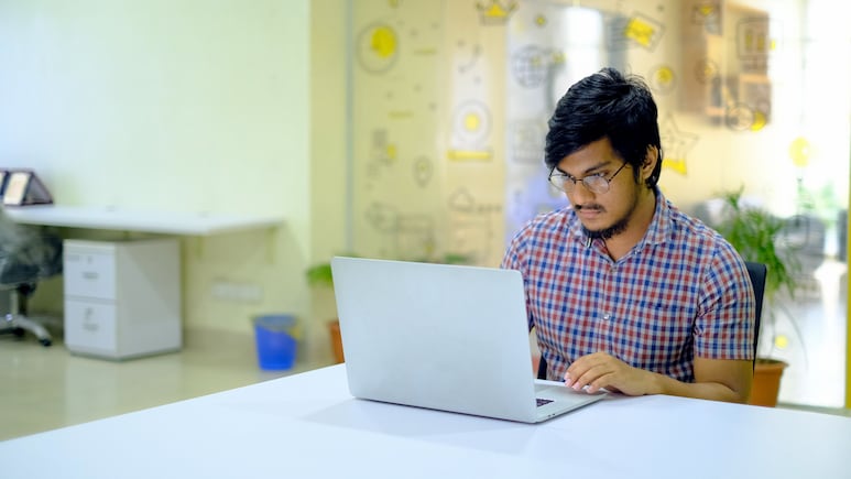 'Ruined The Moment': Techie Lands First Job With Rs 25,000 Salary, Relatives Ask, "That's It?"