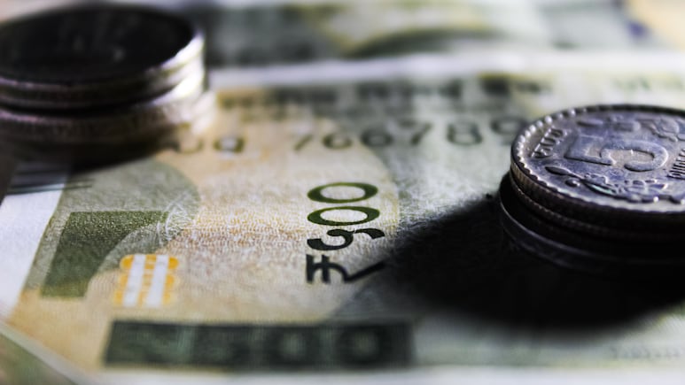 Crorepati At 40 Vs 50: The Math Behind Starting To Invest Just One Decade Late