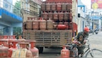 आपका LPG सिलेंडर कहां पहुंचा, बुकिंग के बाद सिलेंडर की लाइव लोकेशन मोबाइल पर, ऐसे देखें डिलीवरी स्टेटस और टाइम