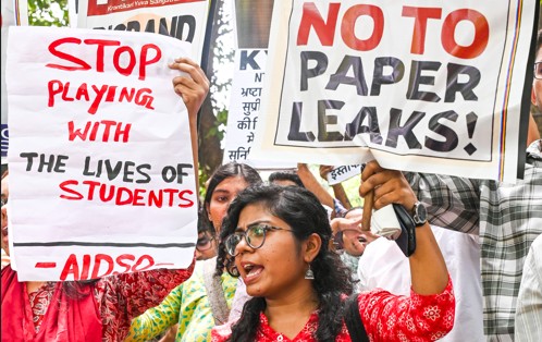 नए कानूनों के बाद भी क्यों बेखौफ है 'पेपर लीक सिंडिकेट'? बन चुका है संगठित आपराधिक उद्योग