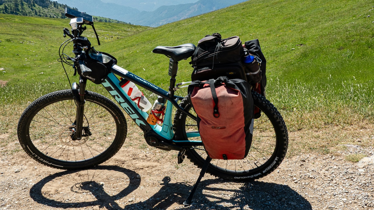 Mountain Bike Vs Hybrid Cycle: Key Differences Every City Rider Must Know