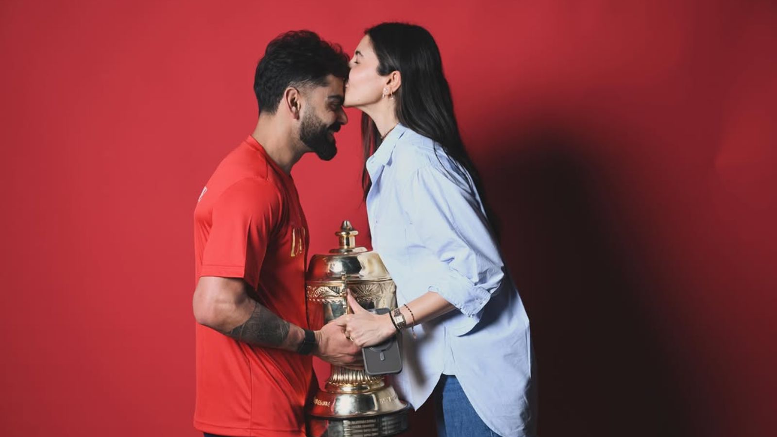 Viral: Anushka Sharma Kisses Virat Kohli In Loved-Up Pic After RCB's Win