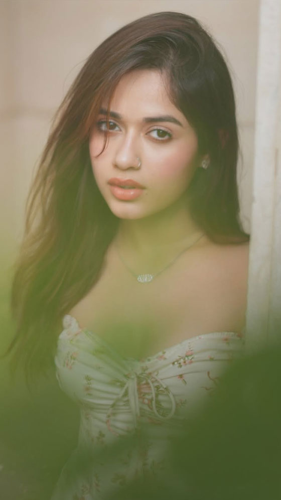 Jannat Zubair's Dreamy Floral Look