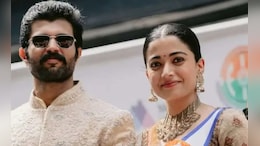 Vijay Deverakonda And Rashmika Mandanna Award Scholarships To 180 Students In Telangana