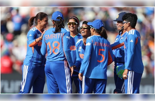 IND W vs BAN W Live Score:  बांग्लादेश वीमेंस ने दिया भारत को 137 का टारगेट, राधा यादव के 3 विकेट