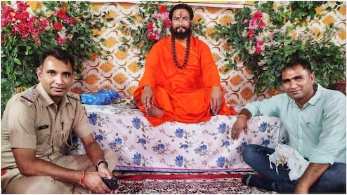 21 हजार फॉलोअर्स, मंत्री-अधिकारी से संबंध... किसने की महंत देवानंद की हत्या? आशीर्वाद लेने वाला 'शिष्य' अफसर ढूंढ रहा कातिल
