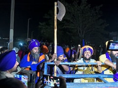 बैरिकेडिंग हटाई, शीशे तोड़ देहरादून में घुसे, फिर रात 2.30 बजे वापस लौटे... आधी रात आखिर हुआ क्या?