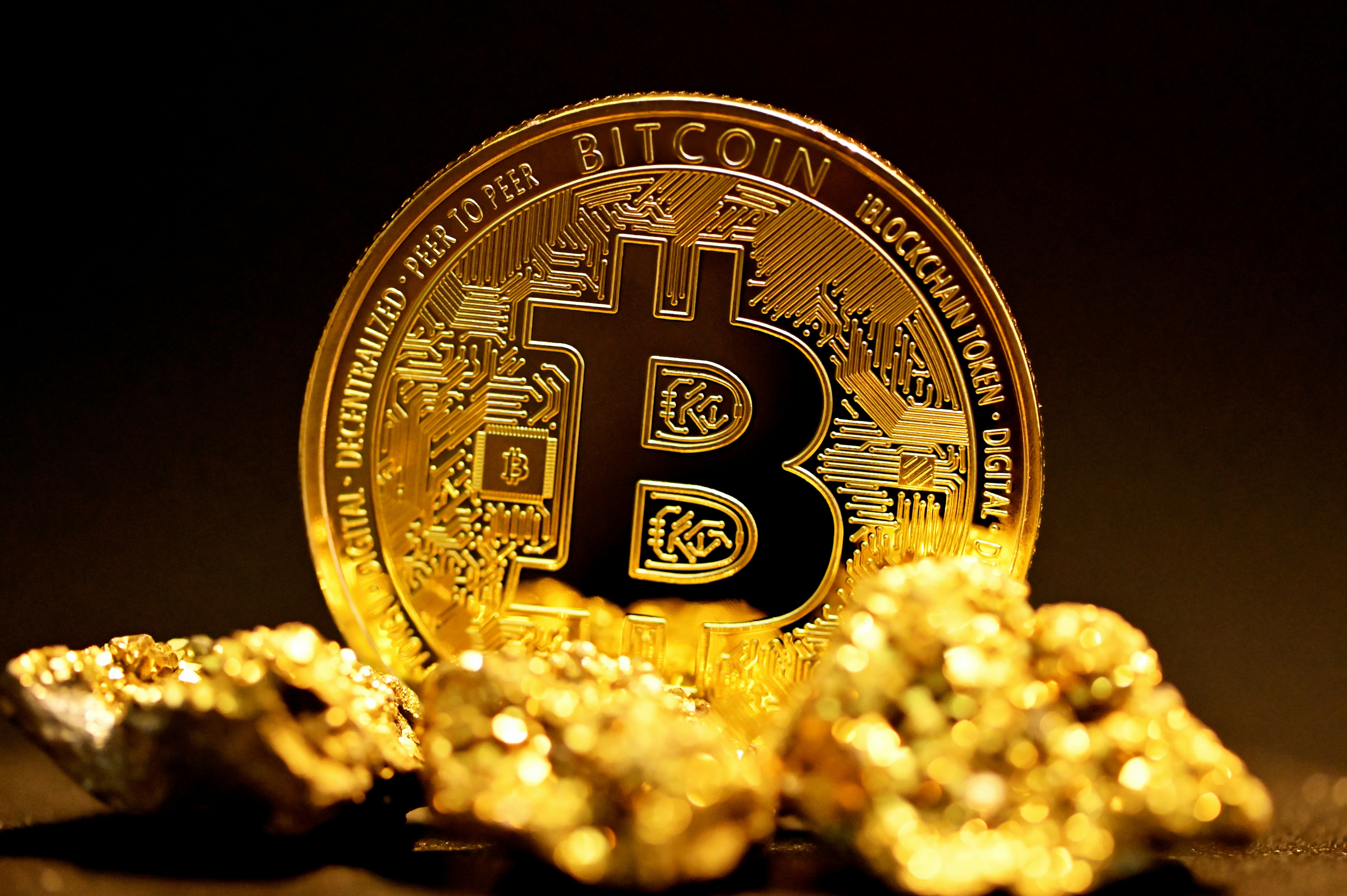 Bitcoin Drops Below $75,000 Ahead of US Fed Decision as Crypto Slides