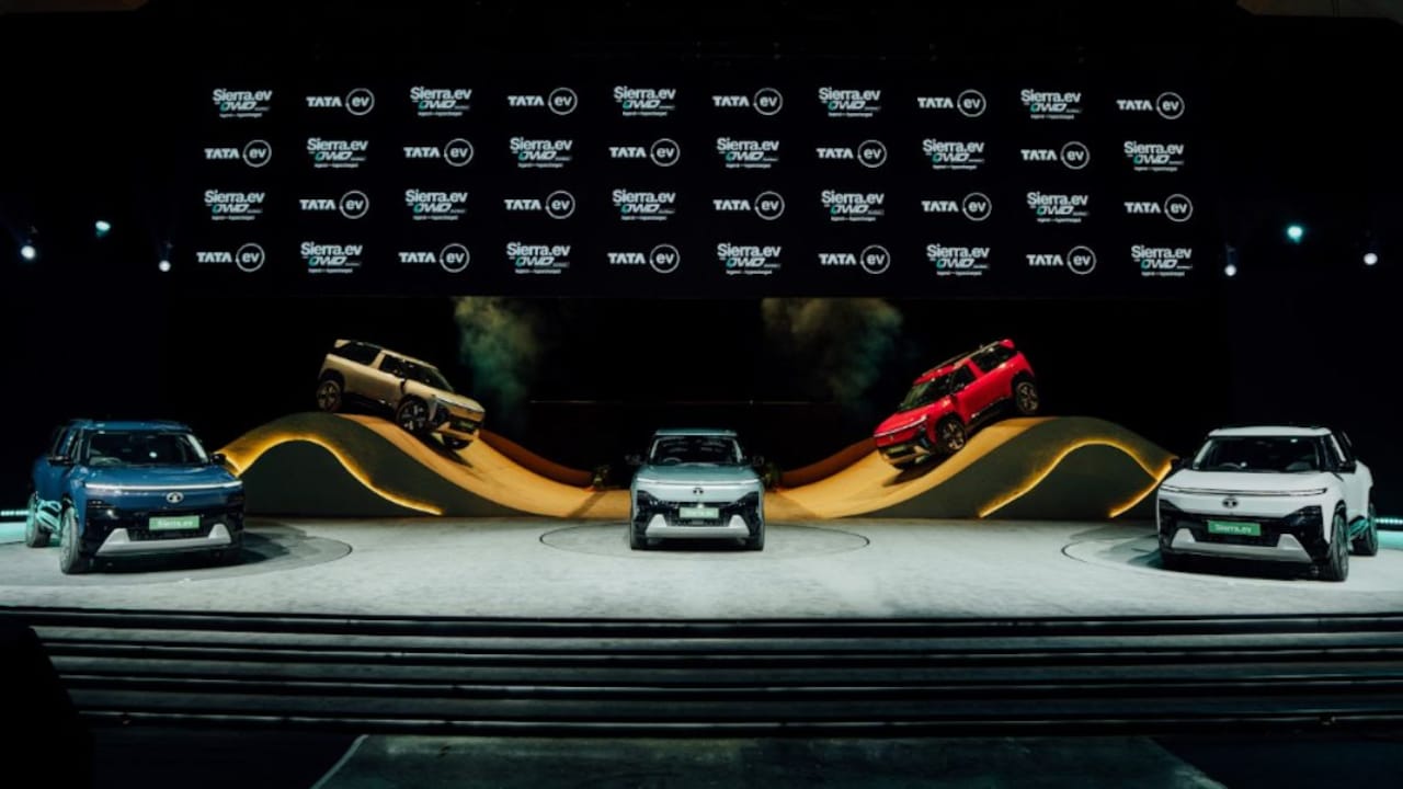 Tata Sierra EV: मात्र 15 मिनट चार्ज करने पर चलेगी 250 किमी! आज से बुकिंग शुरू, जानिए सभी फीचर्स