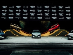Tata Sierra EV: मात्र 15 मिनट चार्ज करने पर चलेगी 250 किमी! आज से बुकिंग शुरू, जानिए सभी फीचर्स