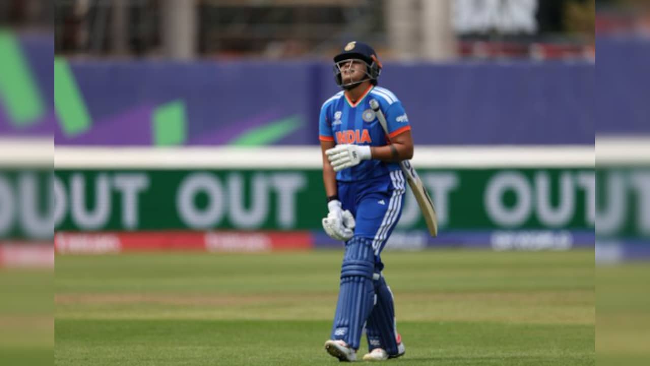 IND W vs PAK W: लेडी सहवाग शेफाली वर्मा ने पहली गेंद पर छक्का लगाकर रचा इतिहास, ऐसा रिकॉर्ड बनाने वाली दुनिया की पहली बैटर बनीं