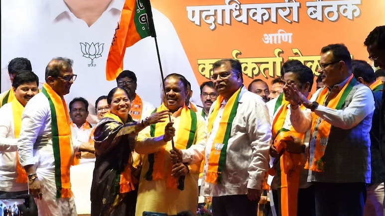 Ratnagiri News: ठाकरेंना दिल्लीपाठोपाठ कोकणातही मोठा धक्का! बड्या नेत्याचा भाजपमध्ये प्रवेश