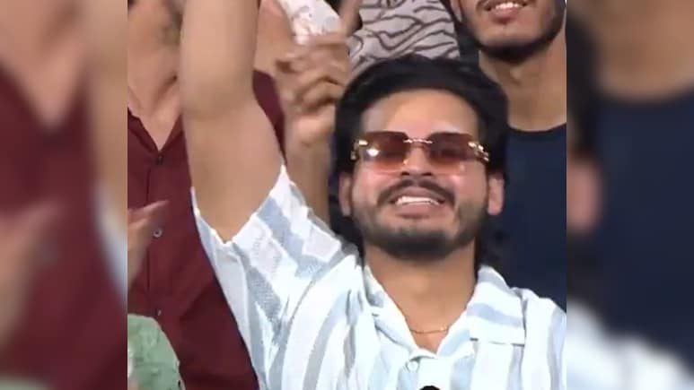 पाकिस्तान बनाम ऑस्ट्रेलिया मैच में दिखा हूबहू श्रेयस अय्यर जैसा शख्स, VIDEO हुआ वायरल