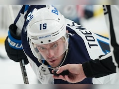 Report: Jonathan Toews Expected to Confirm Retirement During Winnipeg Jets Press Conference 