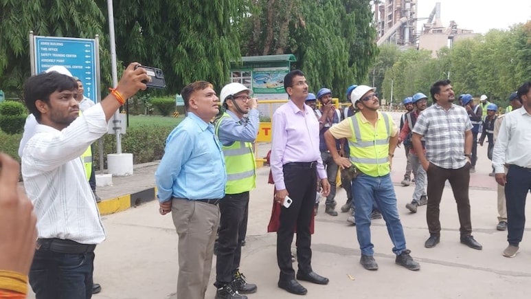 मजदूरों की शिकायतों पर कलेक्टर हुए सख्त, माइसेम सीमेंट फैक्टी पर मामला दर्ज, अधिकारियों को फटकारा