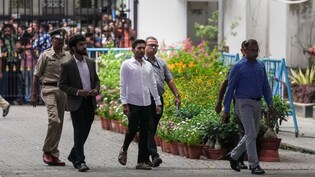 LIVE: ओम बिरला के घर पहुंचे टीएमसी सांसद कीर्ति आजाद और सागरिका घोष