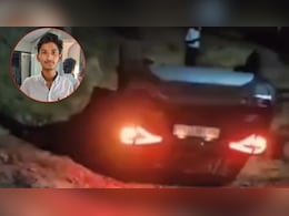 सनरूफ से बाहर निकला... मोड़ पर पलटी तेज रफ्तार कार, नेवी की परीक्षा देकर लौट रहे युवक की मौत, 4 दोस्त घायल