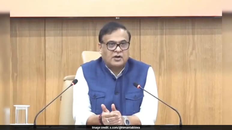 असम में बाढ़ का कहर, सीएम ने प्रभावित इलाकों का दौरा कर स्थिति को बताया 'बेहद गंभीर', 100 से ज्&zwj;यादा लोग अभी भी लापता