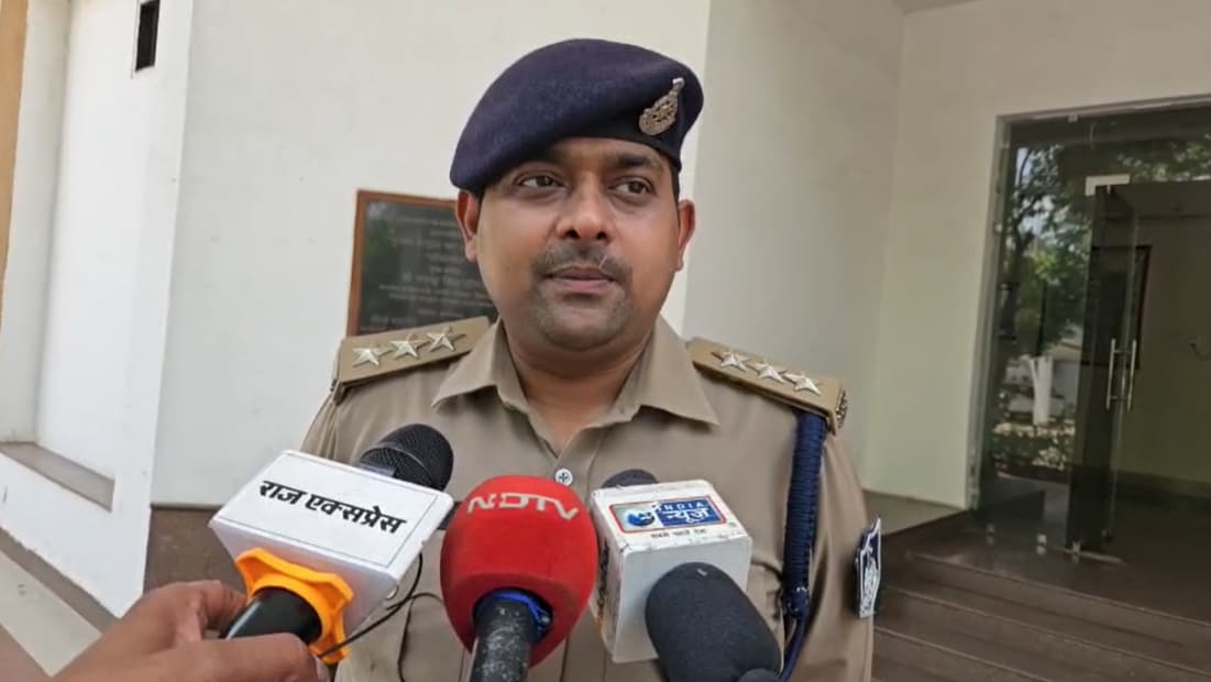 BSF Recruitment Scam: पुलिस मामले की जानकारी देते हुए BSF Recruitment Scam: पुलिस मामले की जानकारी देते हुए