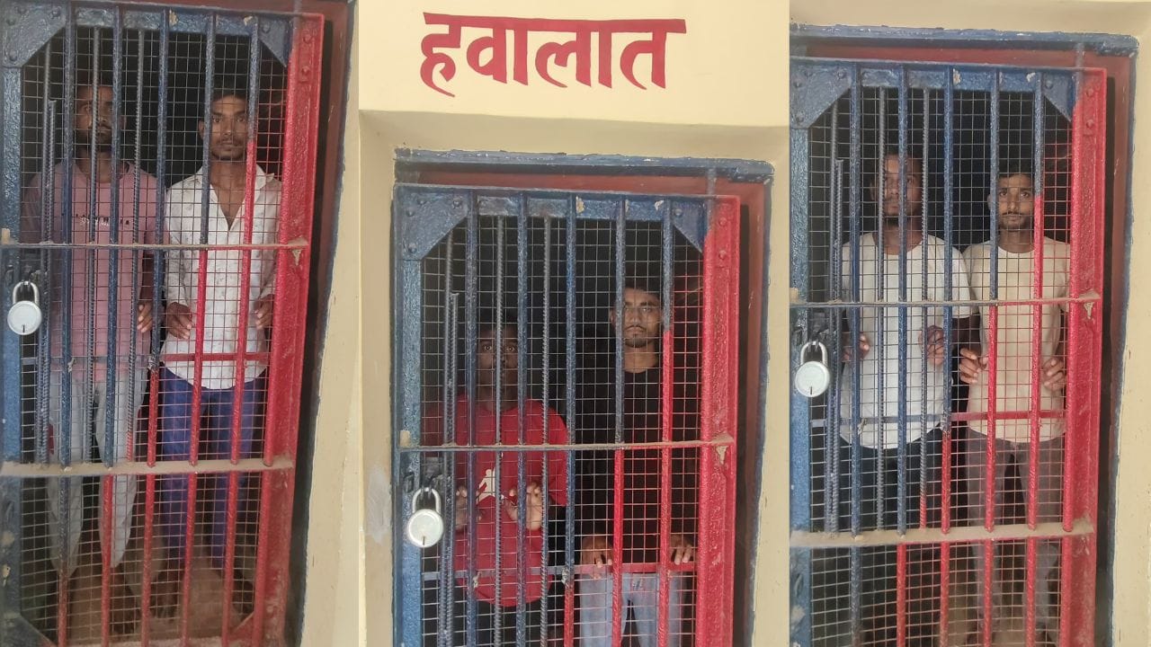 UP में बदमाशों का हौसला तो देखिए, सोशल मीडिया पर खुलेआम बना लिया AK-47 गैंग,  पुलिस ने ऐसे निकाली हेकड़ी