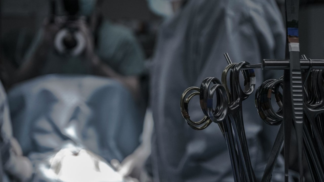 महिला के शरीर में कई अंगों तक फैला कैंसर, 7 घंटे की सर्जरी कर AIIMS के डॉक्टरों ने बचाई जान