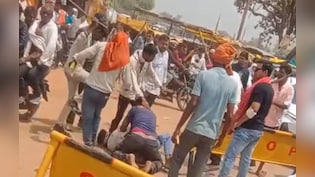 मंदिर परिसर में 'गुंडागर्दी': देवतालाब मेले में युवक को लाठी-डंडों से पीटा, देखते रहे लोग