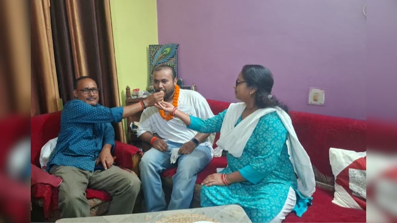 BPSC 70वीं में मधेपुरा का डंका: किसान के बेटे से लेकर चपरासी के पोते तक बने अधिकारी, जिले में जश्न का माहौल