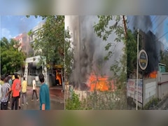 इंदौर के इलेक्ट्रिक वाहन शोरूम में लगी आग; 6 परिवारों के 20 लोग फंसे, सभी को सुरक्षित निकाला गया