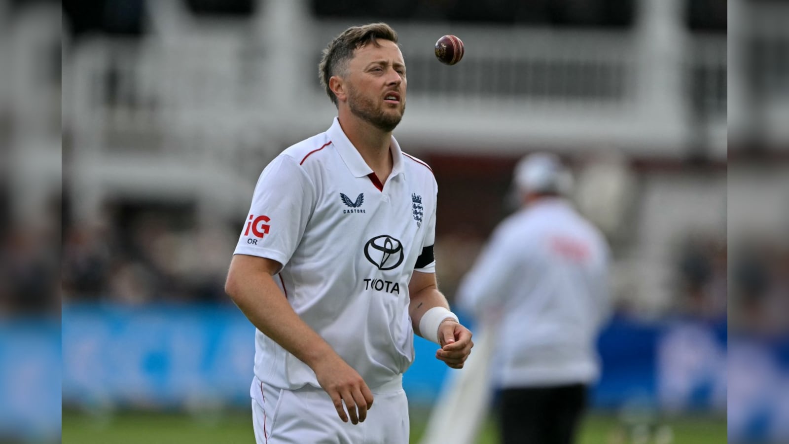 Englands Ollie Robinson Takes 3 Wickets In 1 Over, 4 In Total, To Spark New Zealand Collapse In 1st Test