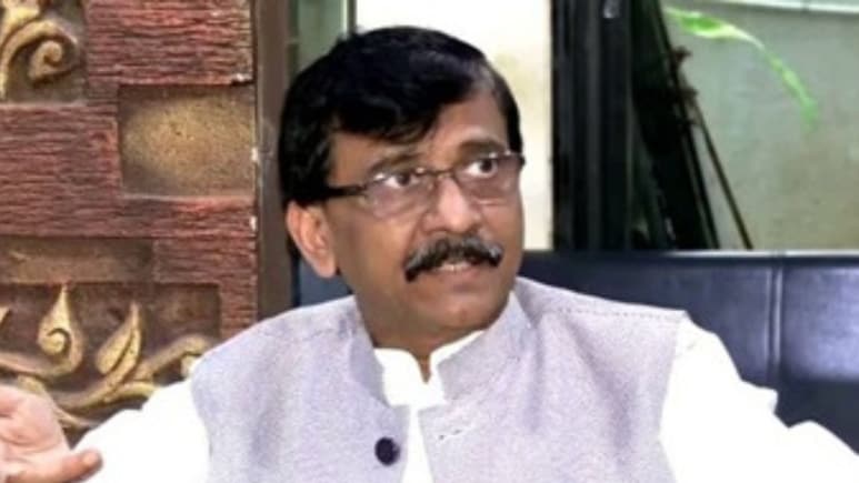 उद्धव सेना की बैठक में तीन ही सांसद पहुंचे, भड़के संजय राउत बोले- गद्दार नहीं आएंगे