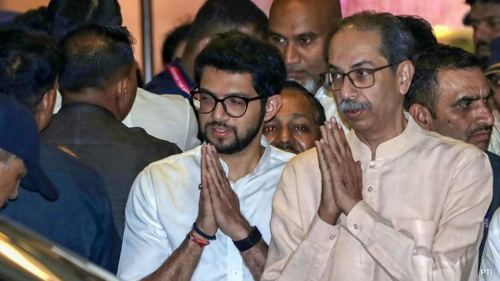 Uddhav Thackeray Shiv Sena UBT Crisis: Rebel MPs Big Step Today, Thackerays Enter Firefighting Mode