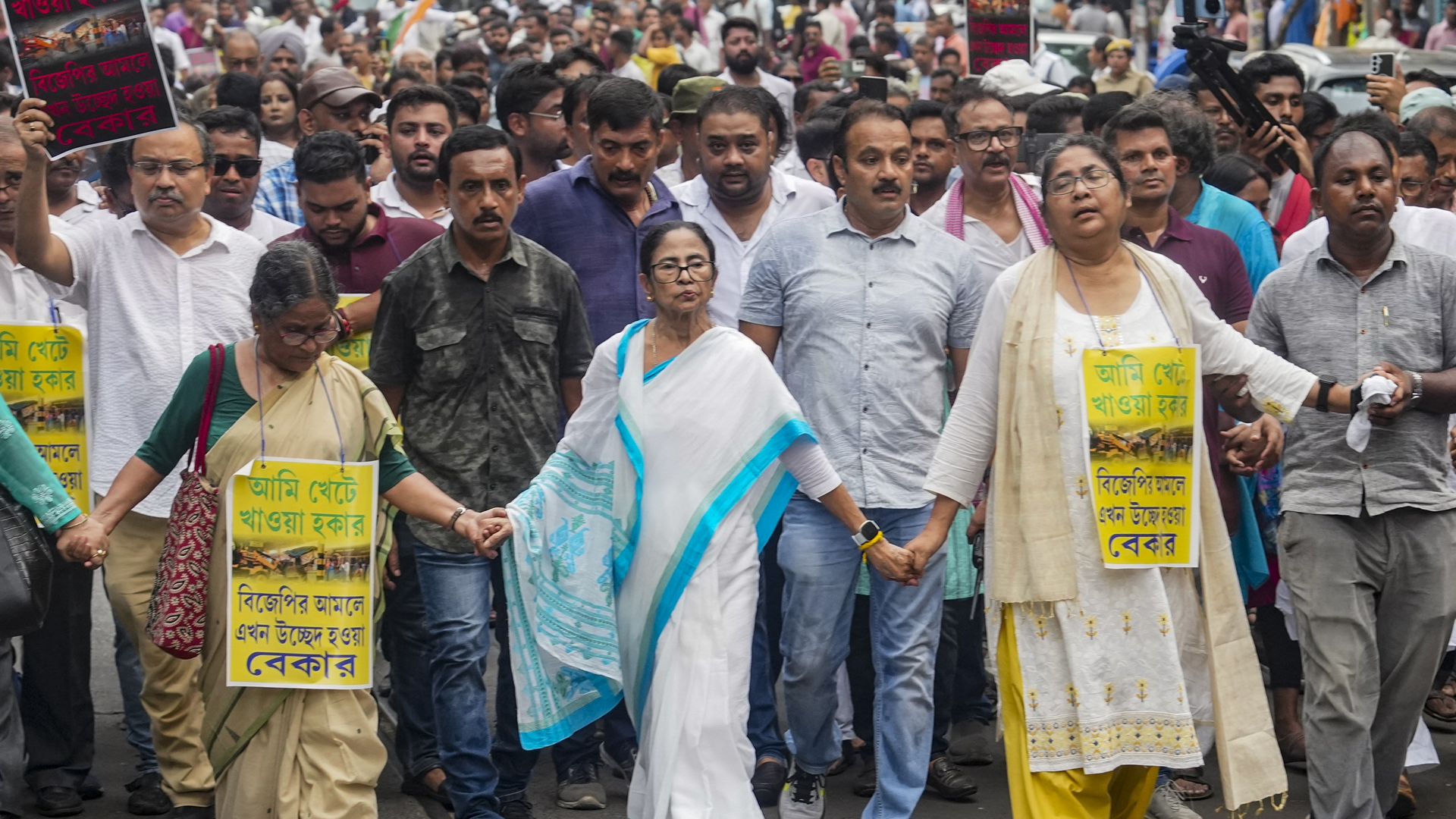 TMC Alleges Mamata Banerjee's Security Team Suddenly Removed, Raises Alarm