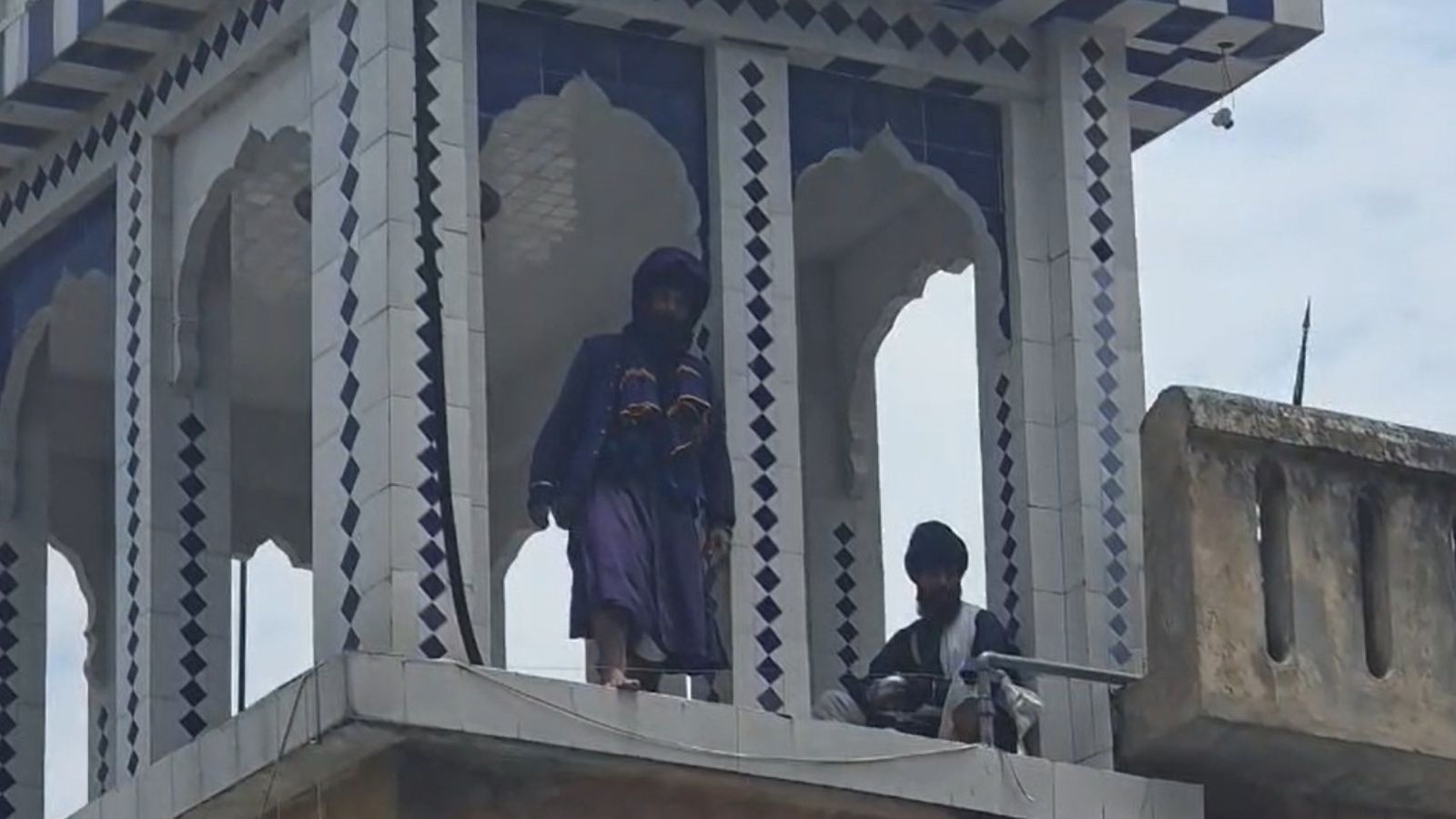 Nihang Group Breaks Into Gurdwara, Holds Sikh Devotee Hostage On Roof