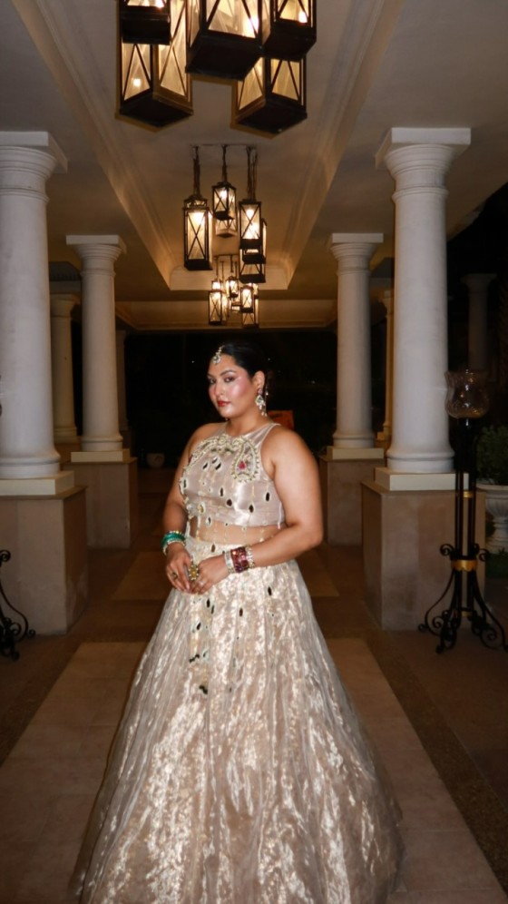Sakshi Sindwani Brings High-Glam Energy in Metallic Lehenga Fit