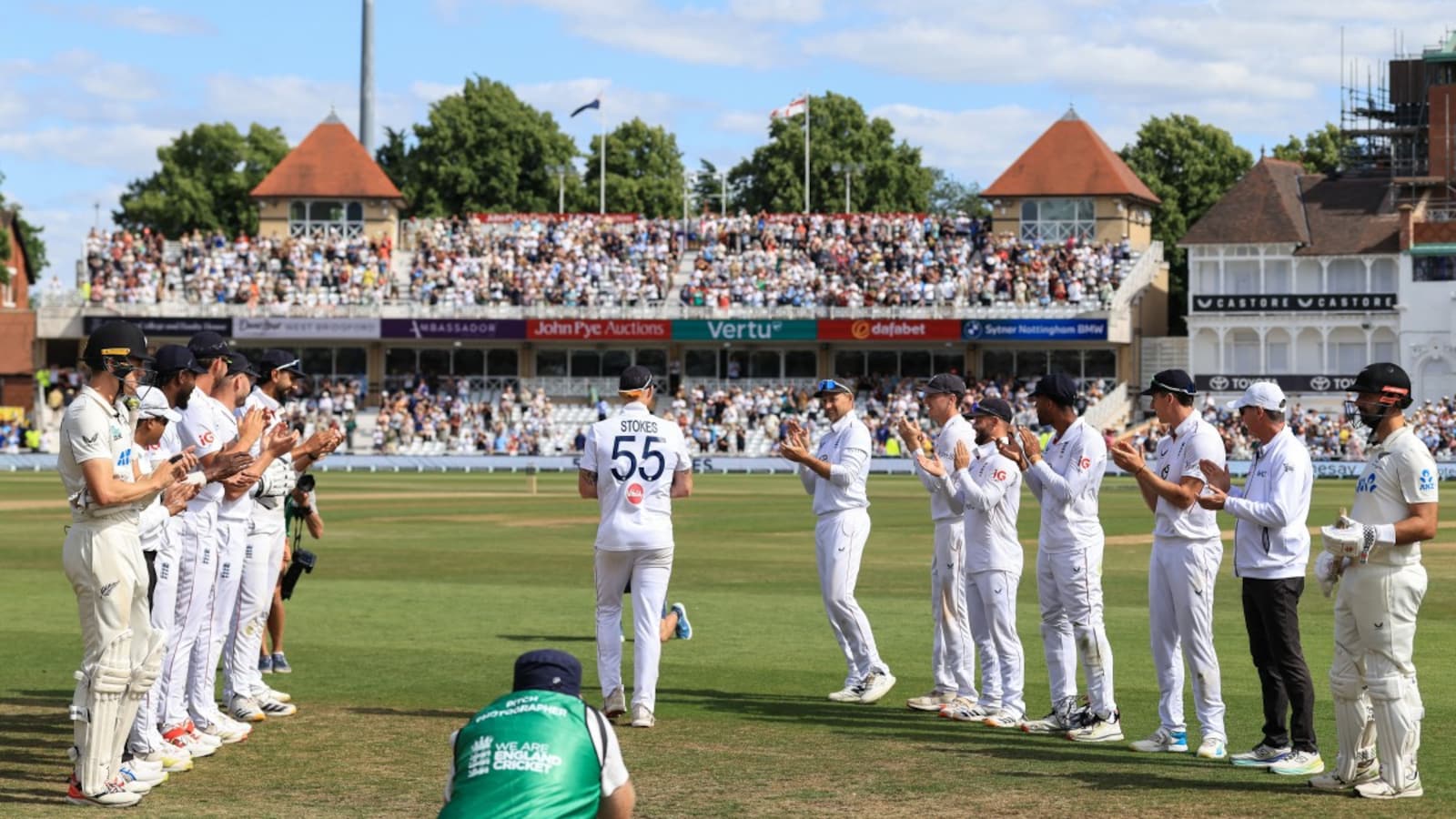Watch: Ben Stokes Given Emotional Guard Of Honour In Final Test, New Zealand Players Join England