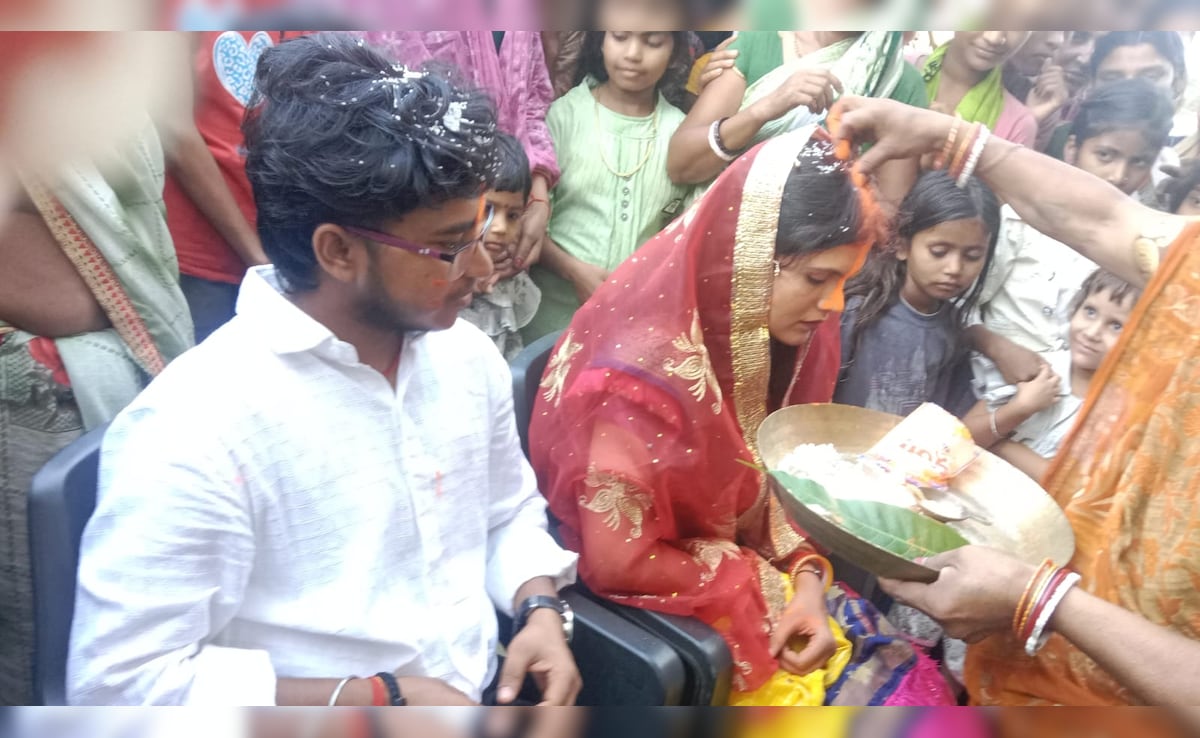 जमुई में 2 सहेलियों की शादी का वीडियो वायरल, प्यार के खातिर युवती बनी दूल्हा, विवाह से पहले जेंडर चेंज करवाया