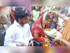 जमुई में 2 सहेलियों की शादी का वीडियो वायरल, प्यार के खातिर युवती बनी दूल्हा, विवाह से पहले जेंडर चेंज करवाया