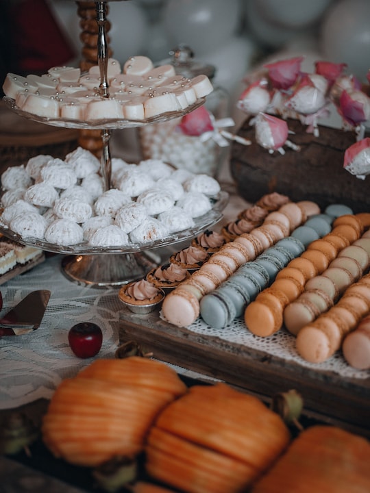 8 Essentials For An Aesthetic Dessert Table
